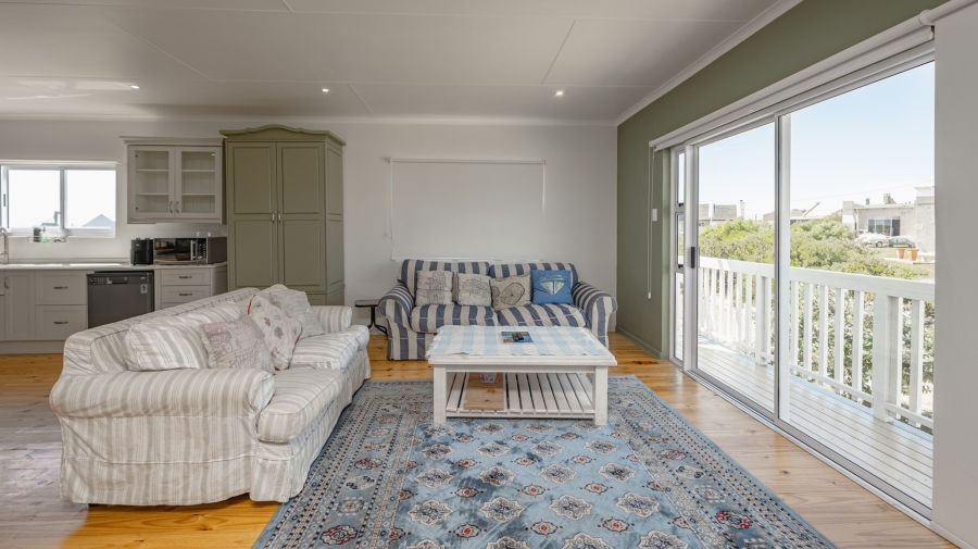 4 Bedroom Property for Sale in Struisbaai Western Cape